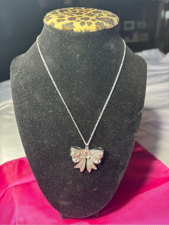 Fashion Jewelry Jewelry - New Silver Crystal Bow Pendant Necklace